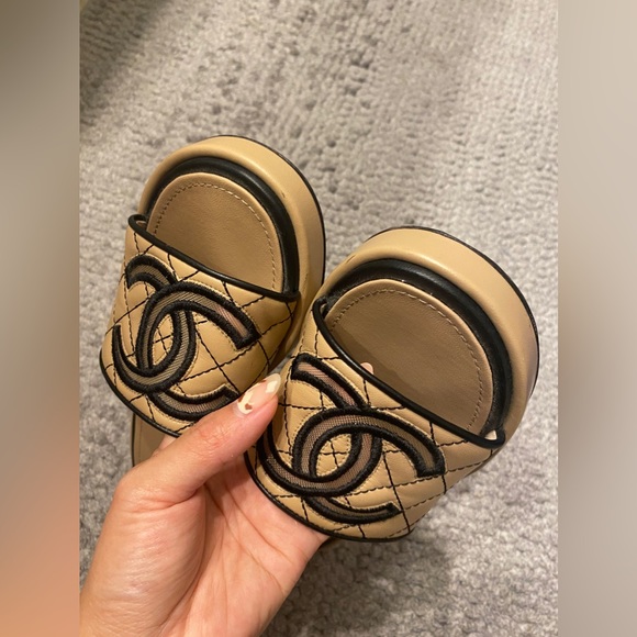 Chanel slides sandals authentic comes with box and receipt SIZE 36.5 - Picture 2 of 5